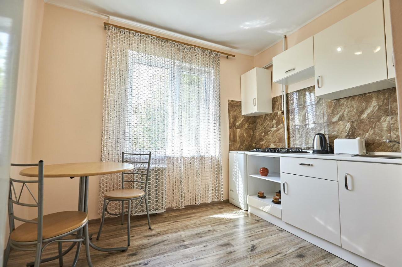 ריבנה Babylon Apartments On Kievskaya Street מראה חיצוני תמונה